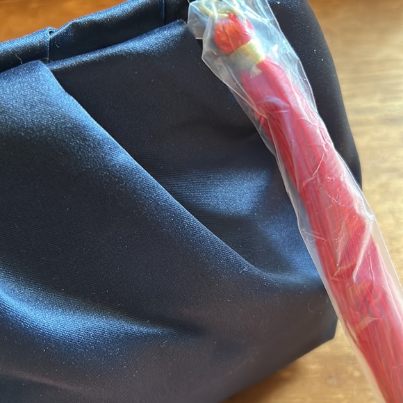 2 Estee Lauder Pure Color Envy Lipsticks and satin navy bag - Picture 4 of 5